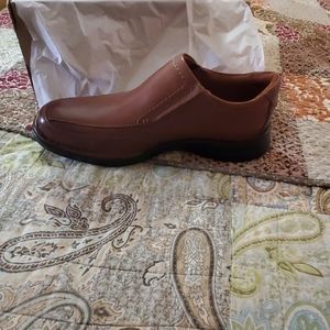 Mens Dress shoes 10.5 Wide